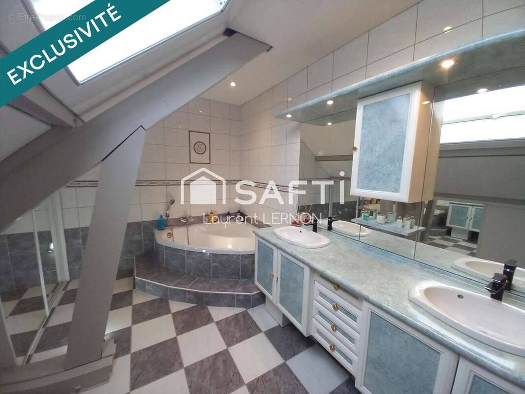 Photo 8 - Maison à GOUX-LES-DAMBELIN