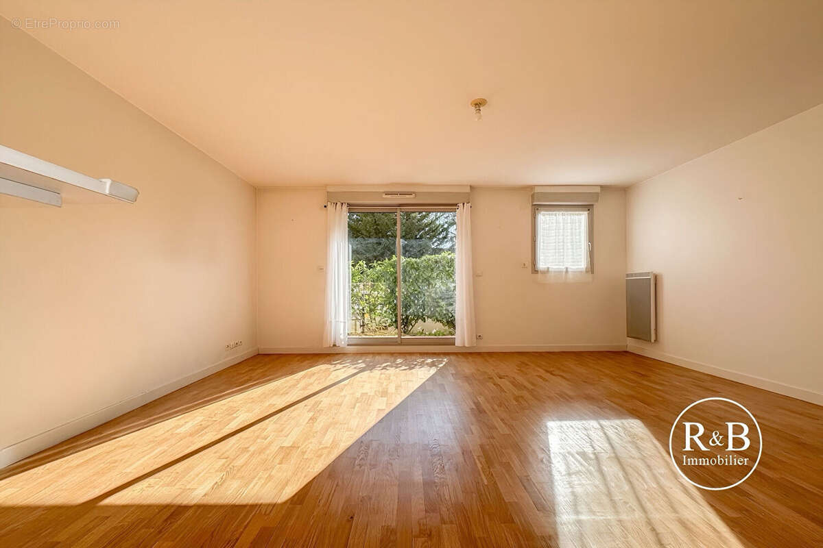 Appartement à LES CLAYES-SOUS-BOIS