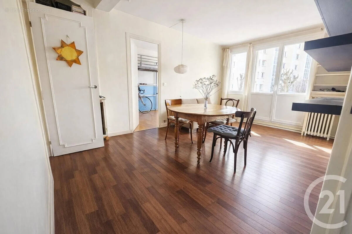 Appartement à SAINT-MAUR-DES-FOSSES