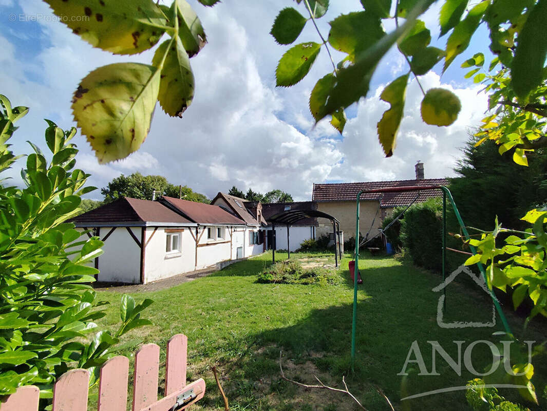 Maison à LES AUTELS-VILLEVILLON