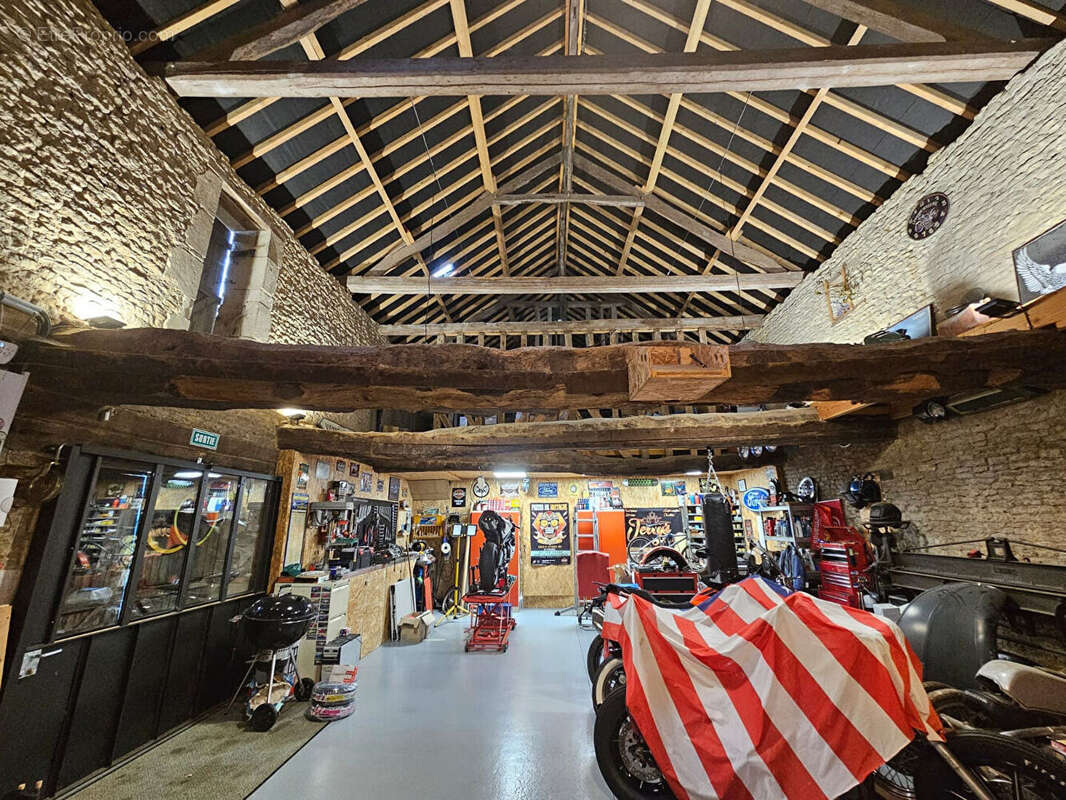 Maison à MERY-CORBON