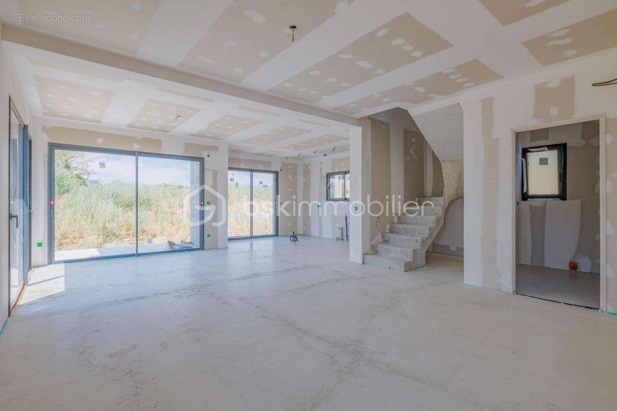 Maison contemporaine neuve de 135 m² - photo 4