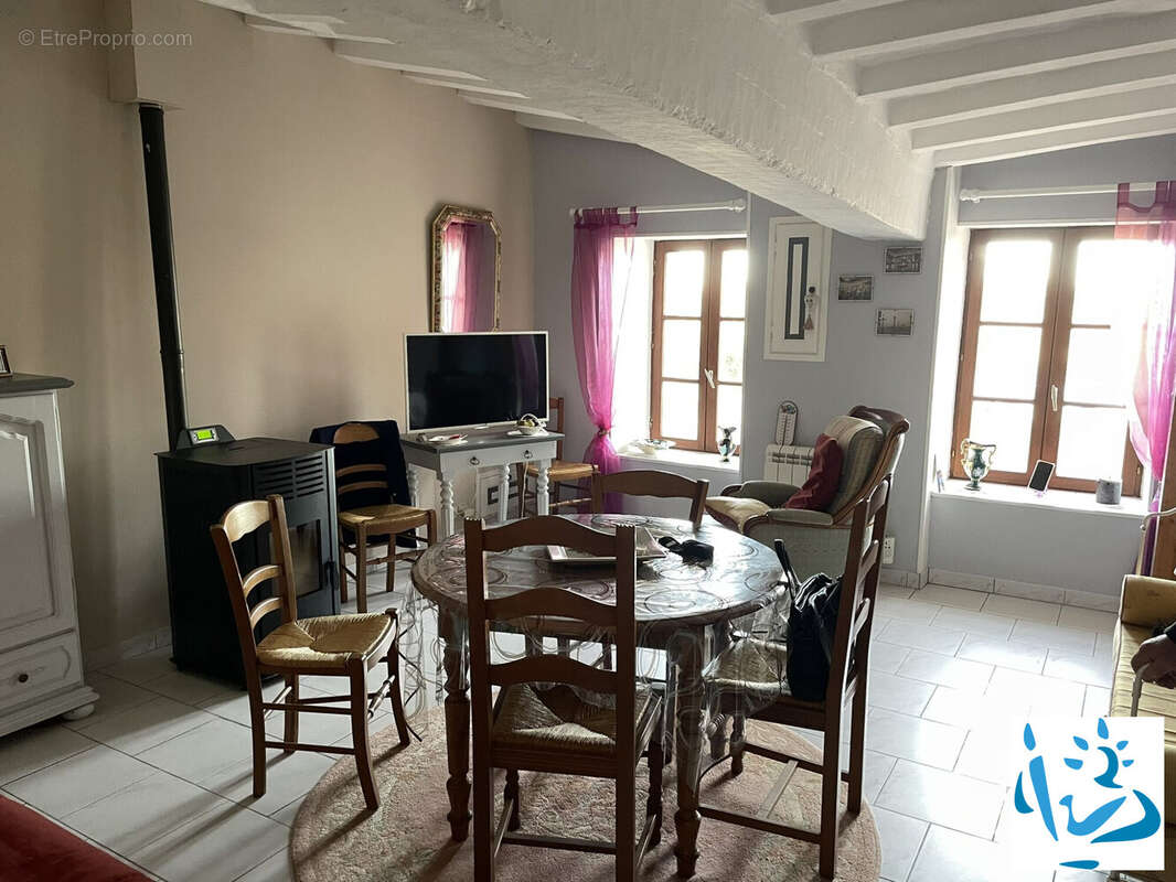 Maison à PERVENCHERES