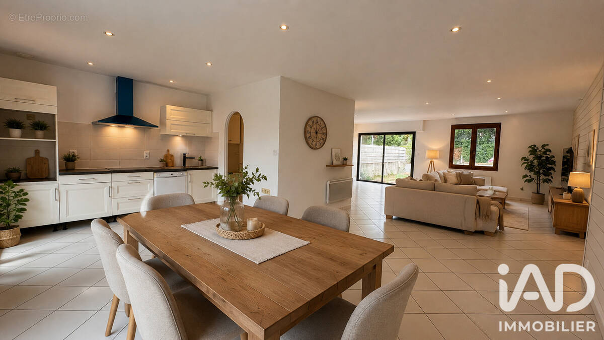 Photo 1 - Maison à SAINT-CHRISTOPHE-DU-LIGNERON