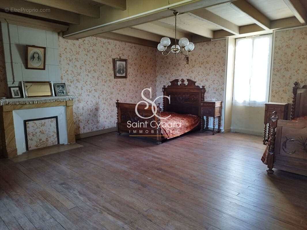 À vendre : Corps de ferme à Douzat - 7 pièces, 5 chambres - photo 10