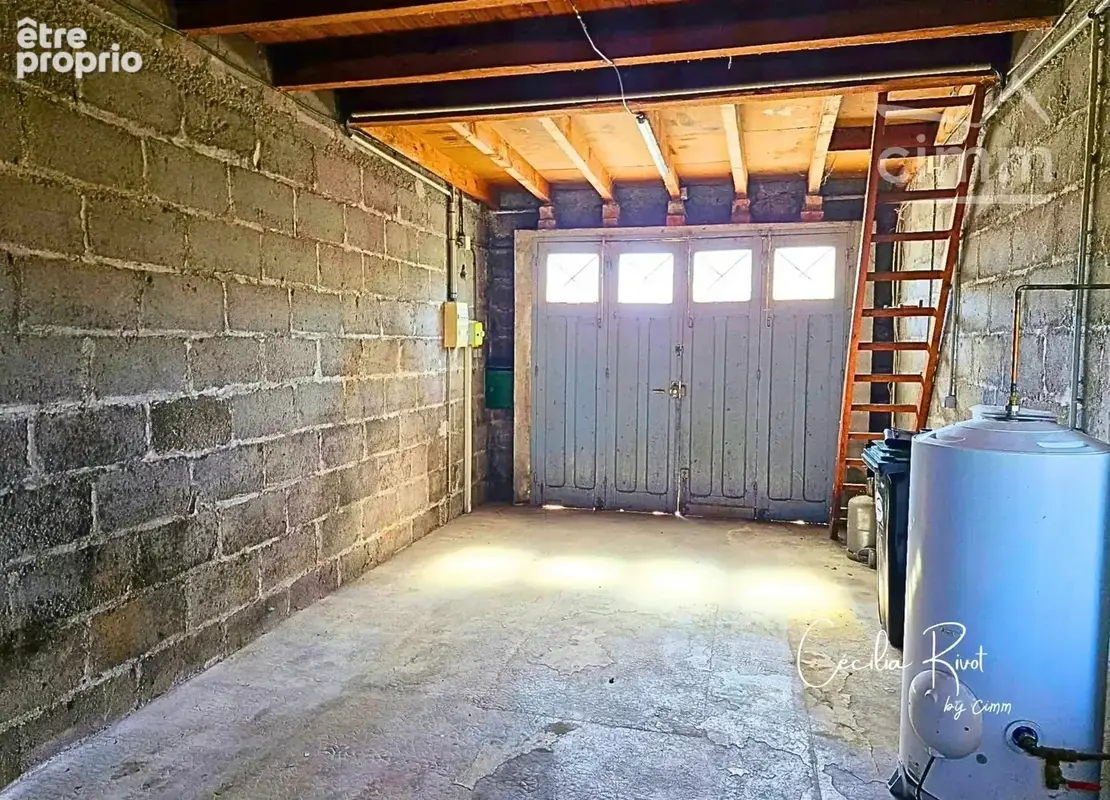 Montendre – Maison de plain-pied de 66 m² à rafraîchir entièrement, avec jardin et deux garages - photo 8