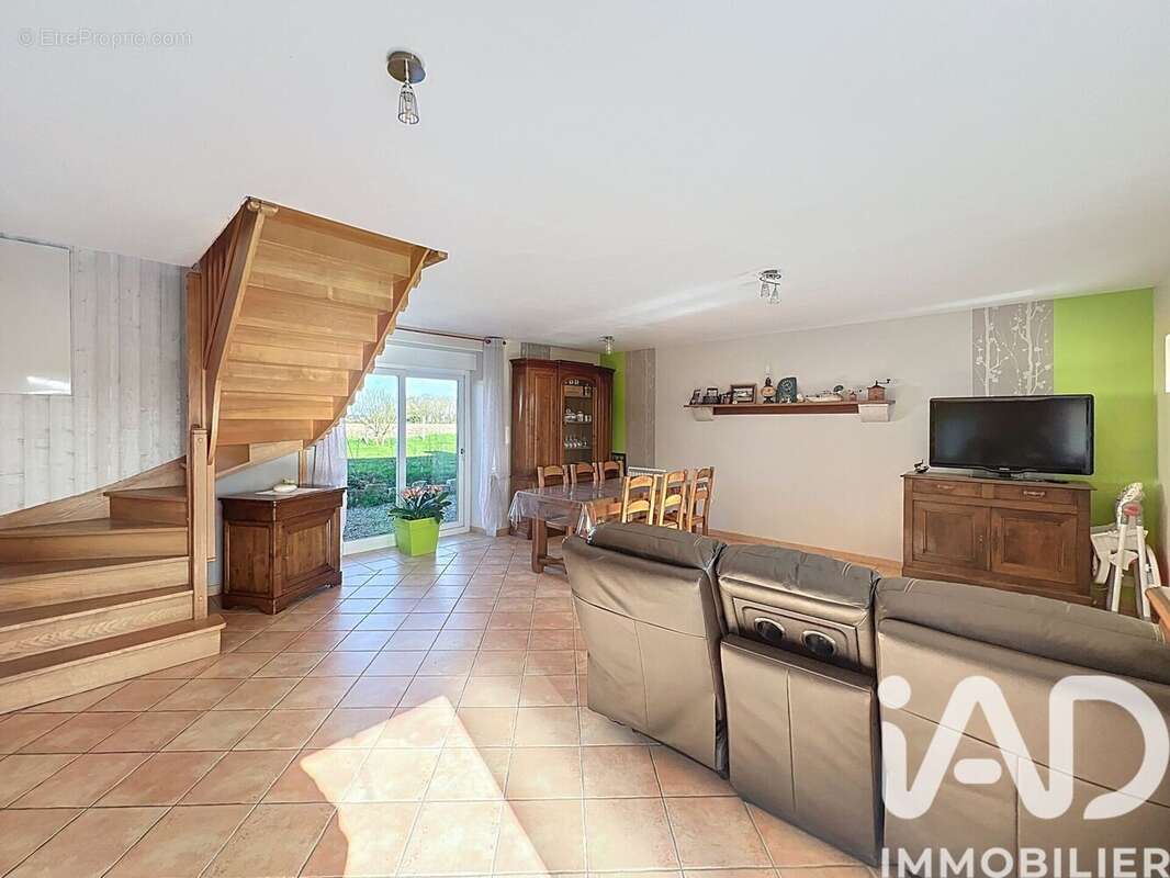 Maison 108 m² à Saint-Denoual  - photo 3