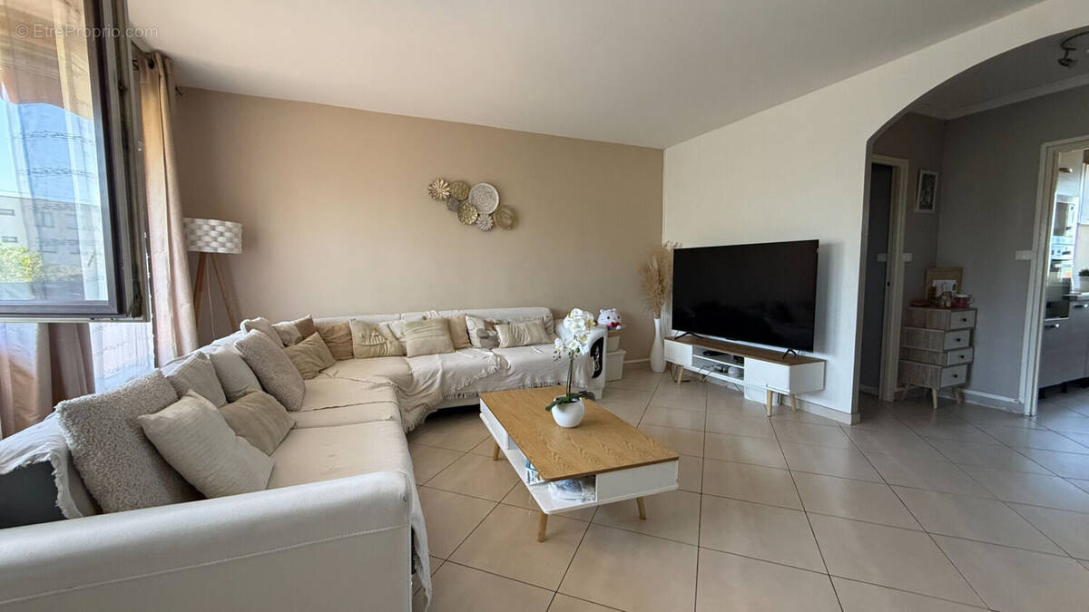 Appartement à CORBEIL-ESSONNES
