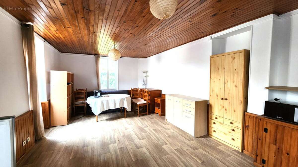 Ensemble immobilier 443m² - grange 200m² - terrain 1291m² - photo 13