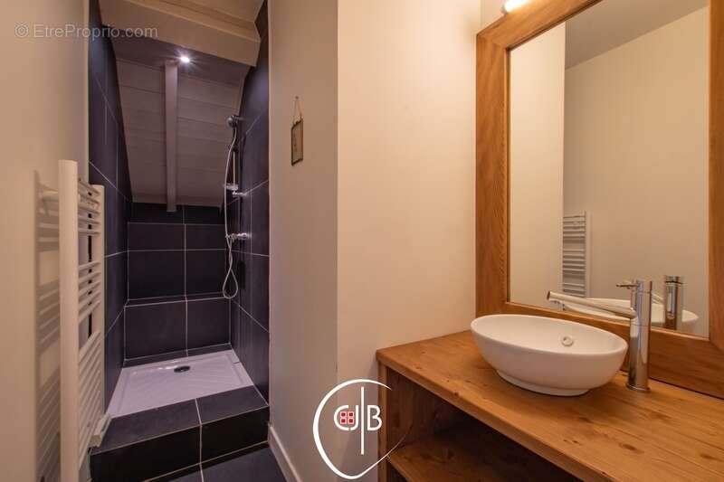 Appartement à LE BOURGET-DU-LAC