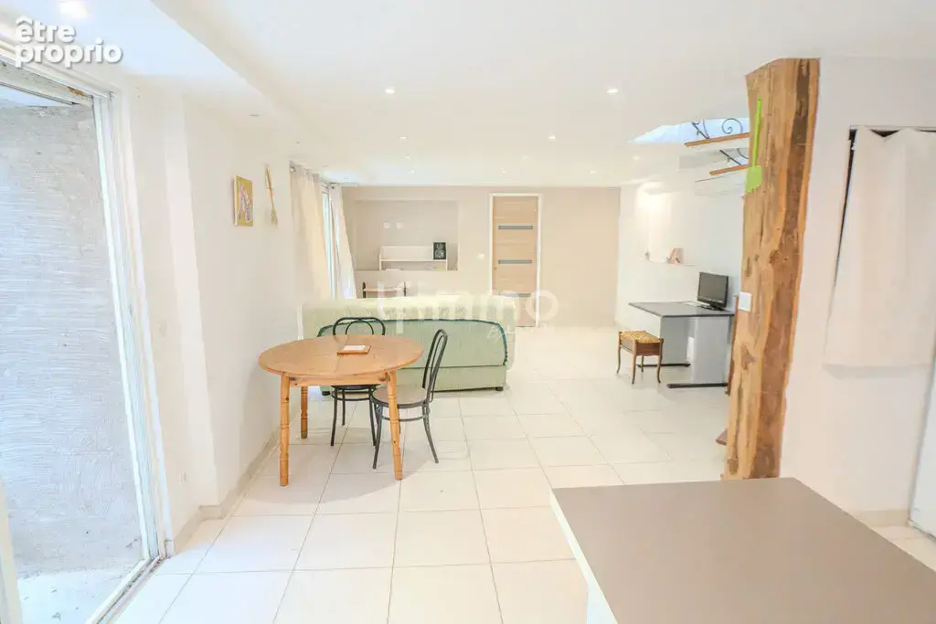 Maison 3 chambres, 3 salles d’eau/bain, cour et garage – Mayrevi - photo 2