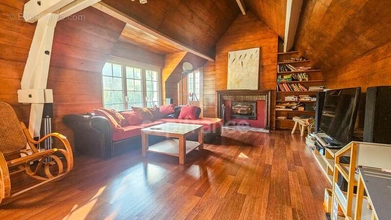 Appartement à FONTAINE-LA-RIVIERE