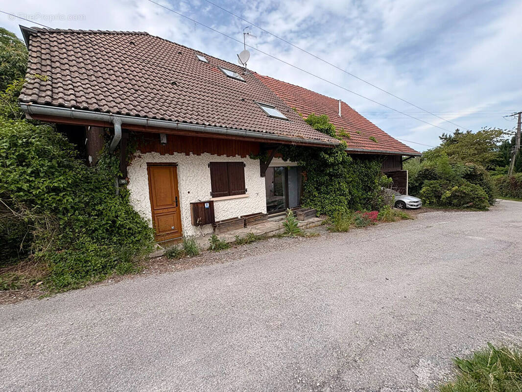 Maison à PERS-JUSSY