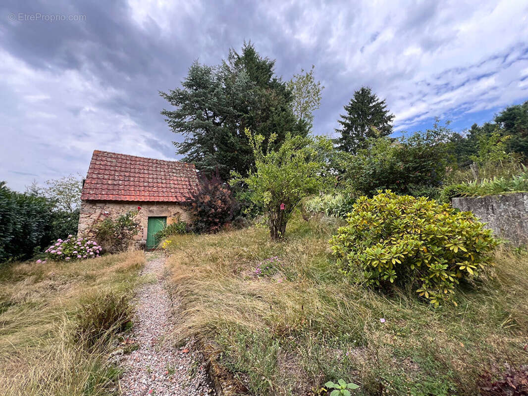 Maison à CHARBONNAT
