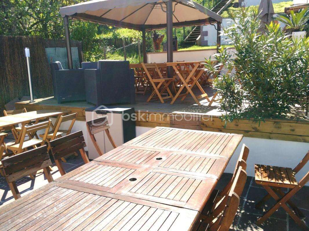 Commerce à SAINT-JEAN-PIED-DE-PORT