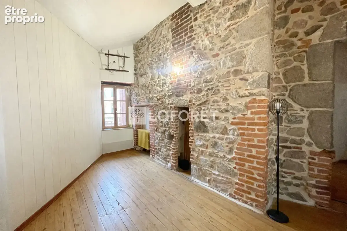 Maison en pierre rénovée à Ambierle  À saisir rapidement - photo 6