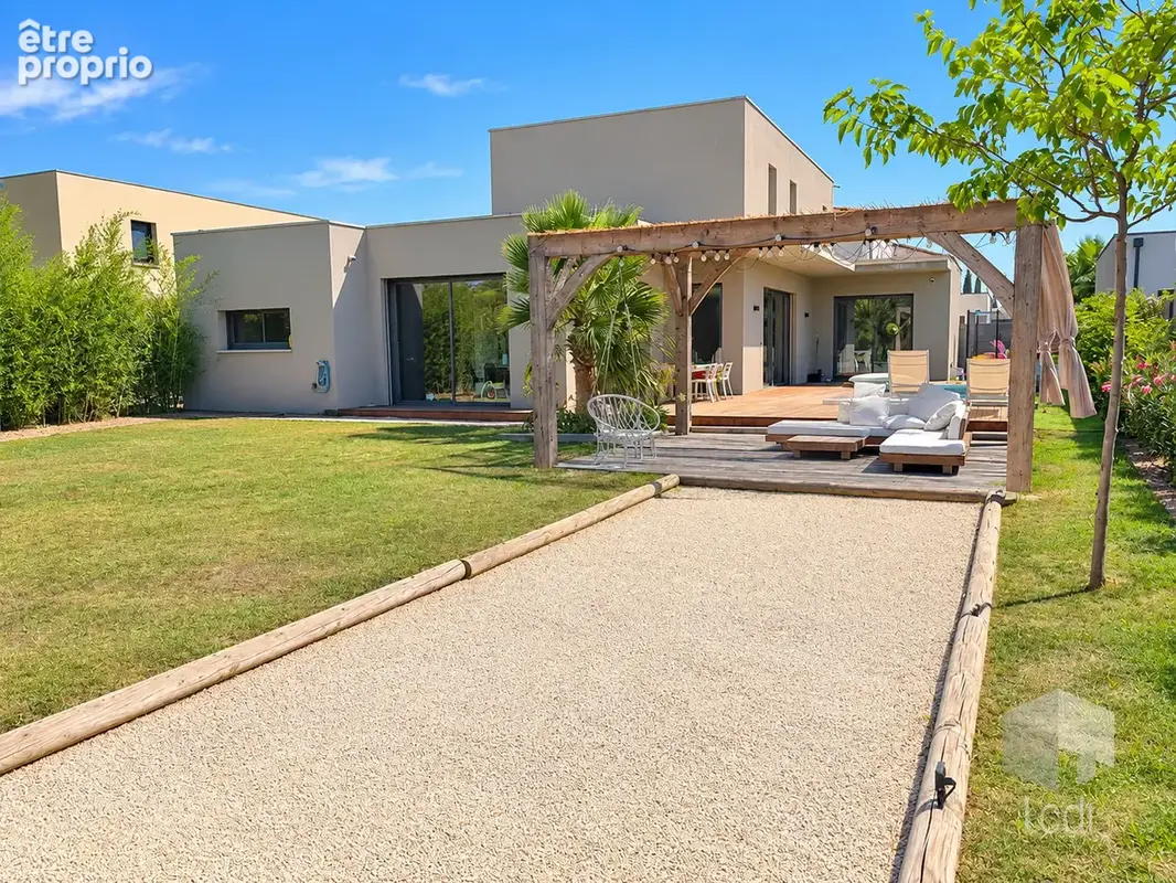 MONTELIMAR, maison de 195 m2, 4 chambres - photo 4