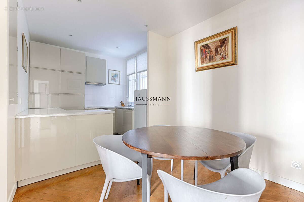 Appartement à PARIS-3E