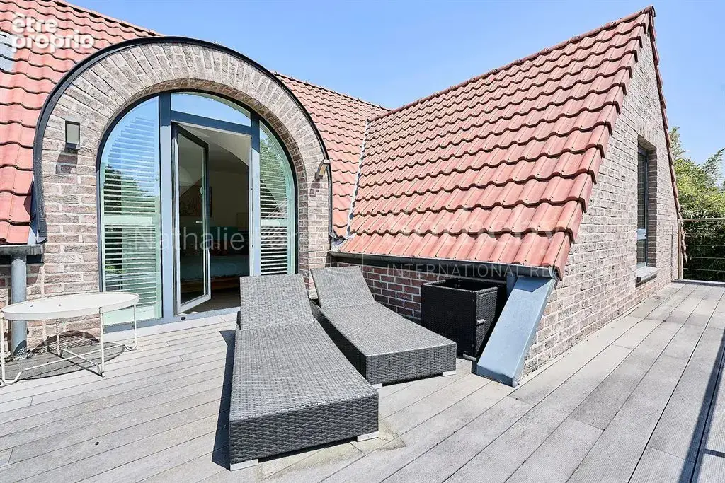 EXCLUSIVITÉ – Croix, splendide maison contemporaine ,4 ch, piscine extérieure. - photo 13