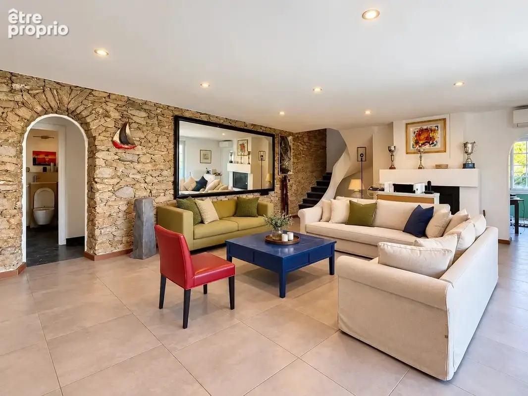 Villa avec vue mer et piscine à débordement à Cavalaire-sur-Mer - photo 6