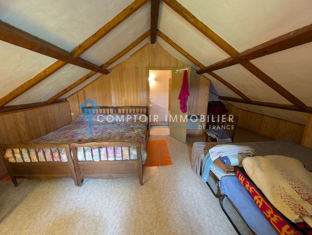 Dépt. 43 - A VENDRE à FREYCENET-LA-CUCHE - Ferme Rénovée de 175 m2 - Parcelles de 990 m2. - photo 15