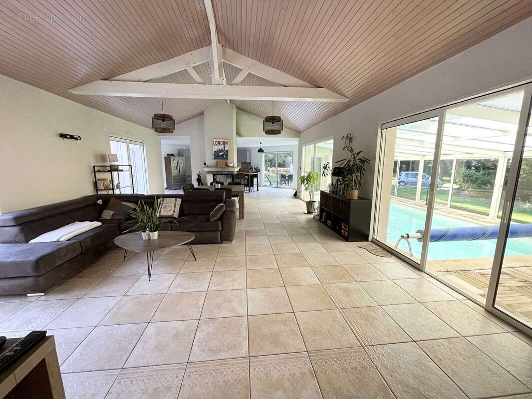 Maison à MORTAGNE-SUR-SEVRE