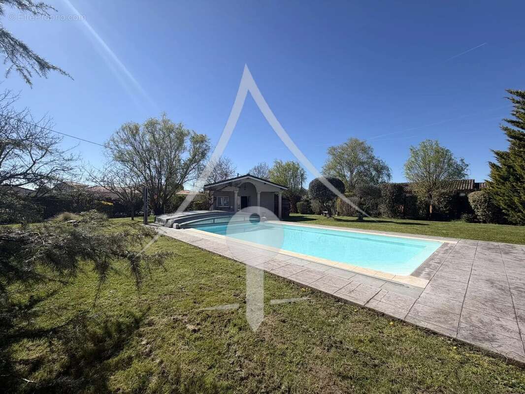 Maison à LAVERNOSE-LACASSE