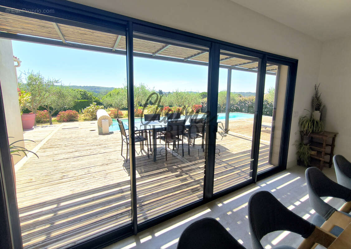 Superbe Villa contemporaine de plain-pied avec piscine et vue dégagée - photo 10