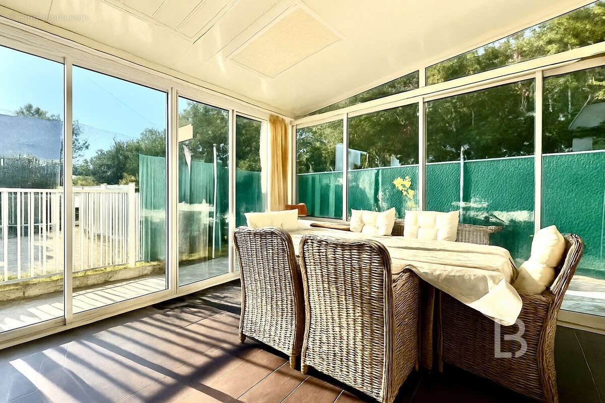 Appartement à MOUGINS