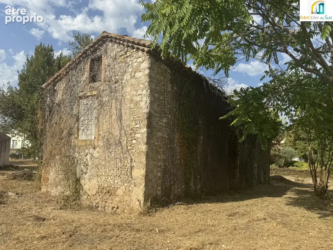 Terrain à construire de 1922m2 avec mas en ruine - photo 3