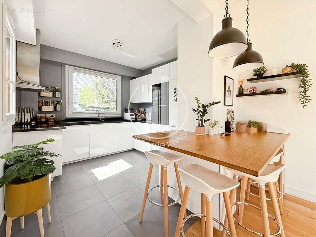 Maison à LA CELLE-SAINT-CLOUD