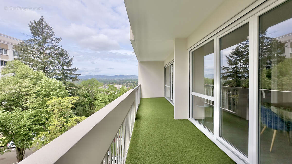 Appartement à TASSIN-LA-DEMI-LUNE