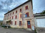 Appartement à COURS-LA-VILLE