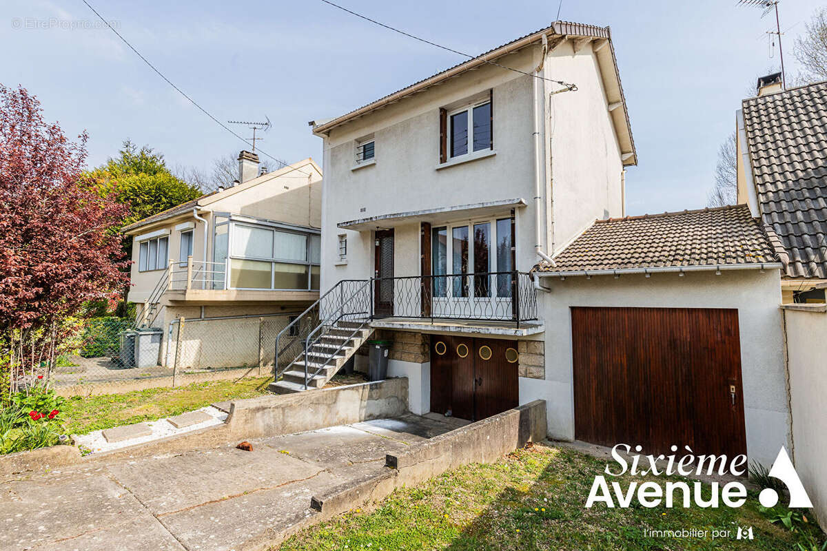 Maison à CHILLY-MAZARIN