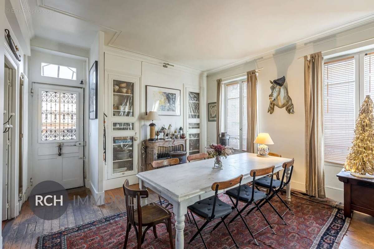 Maison à MONTFORT-L'AMAURY