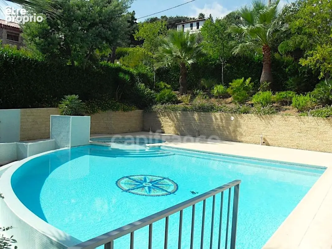 Appartement à MANDELIEU-LA-NAPOULE
