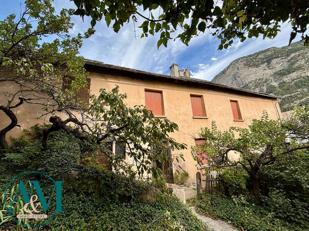 Maison à SAINT-CLEMENT-SUR-DURANCE