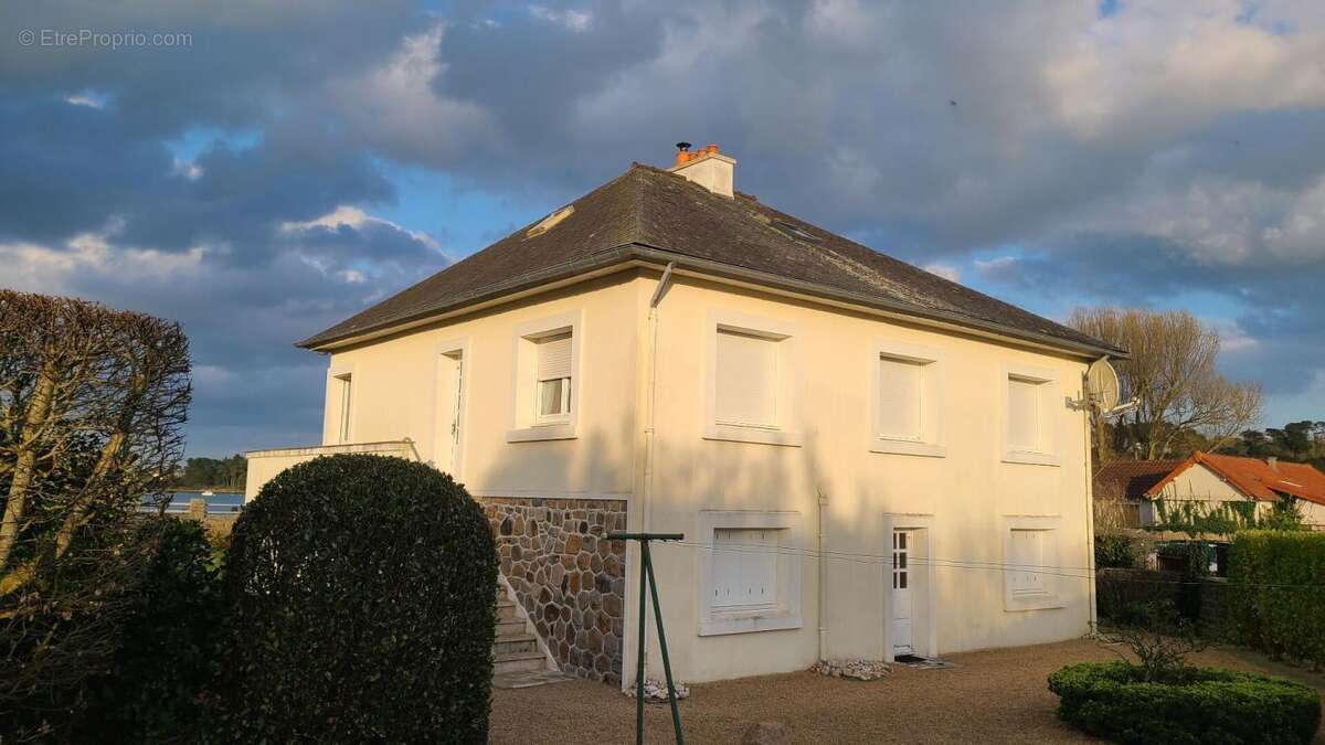 Maison à PLOUGASNOU