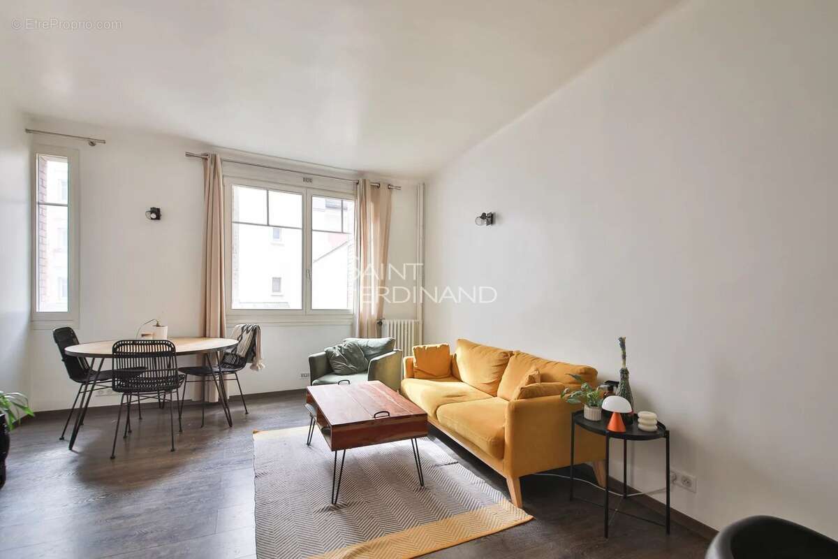 Appartement à PARIS-17E