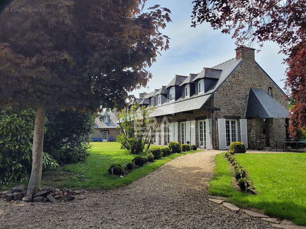 Maison à DOL-DE-BRETAGNE