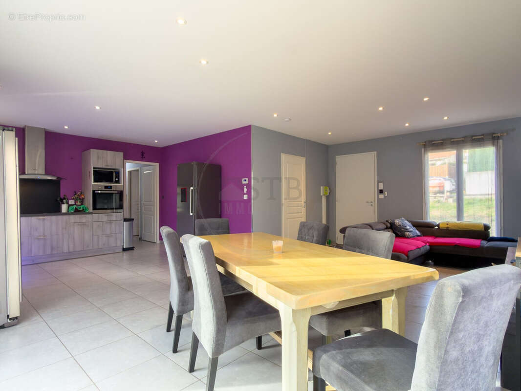 Maison à SAINT-JULIEN-EN-SAINT-ALBAN