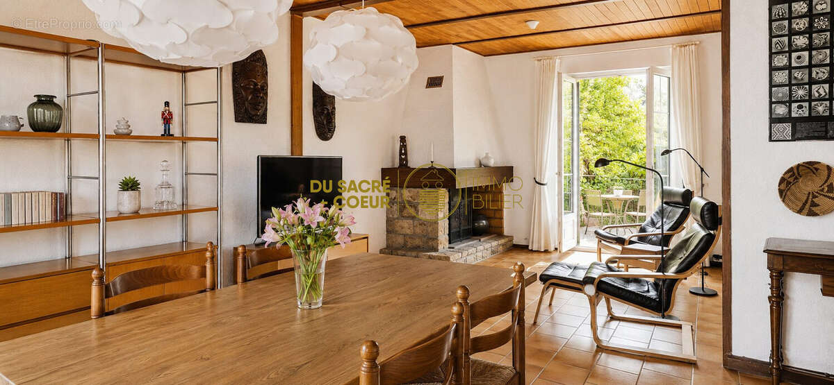 Maison 96 m² à Saint-Esteve  - photo 7