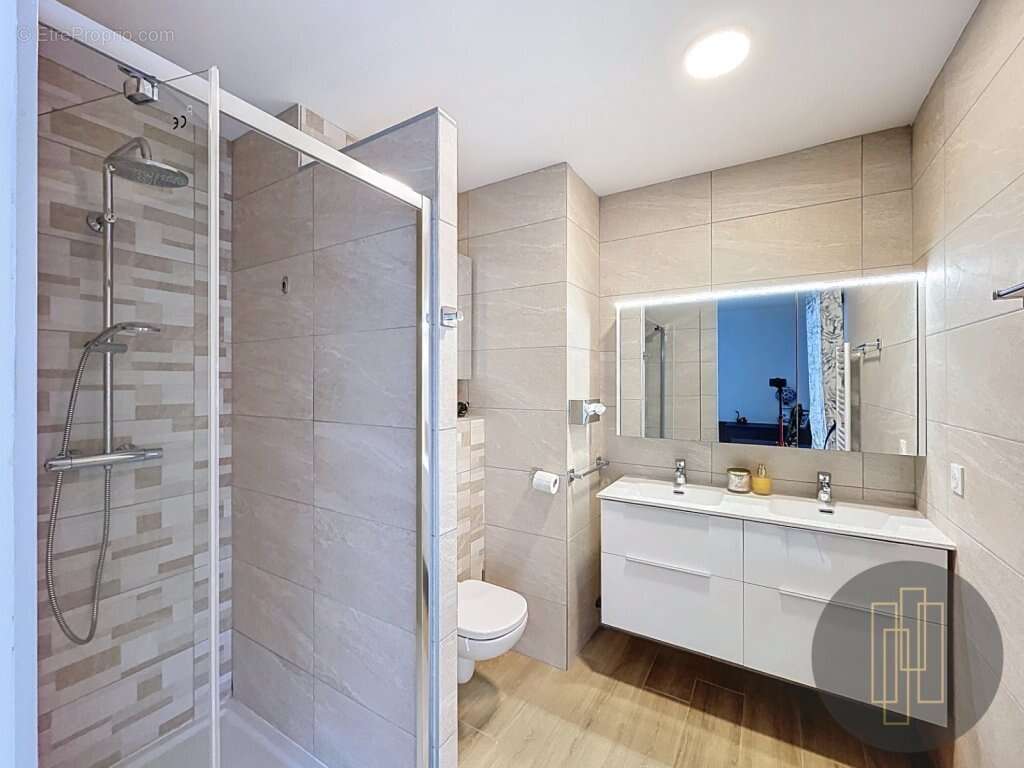 Appartement à ANSE
