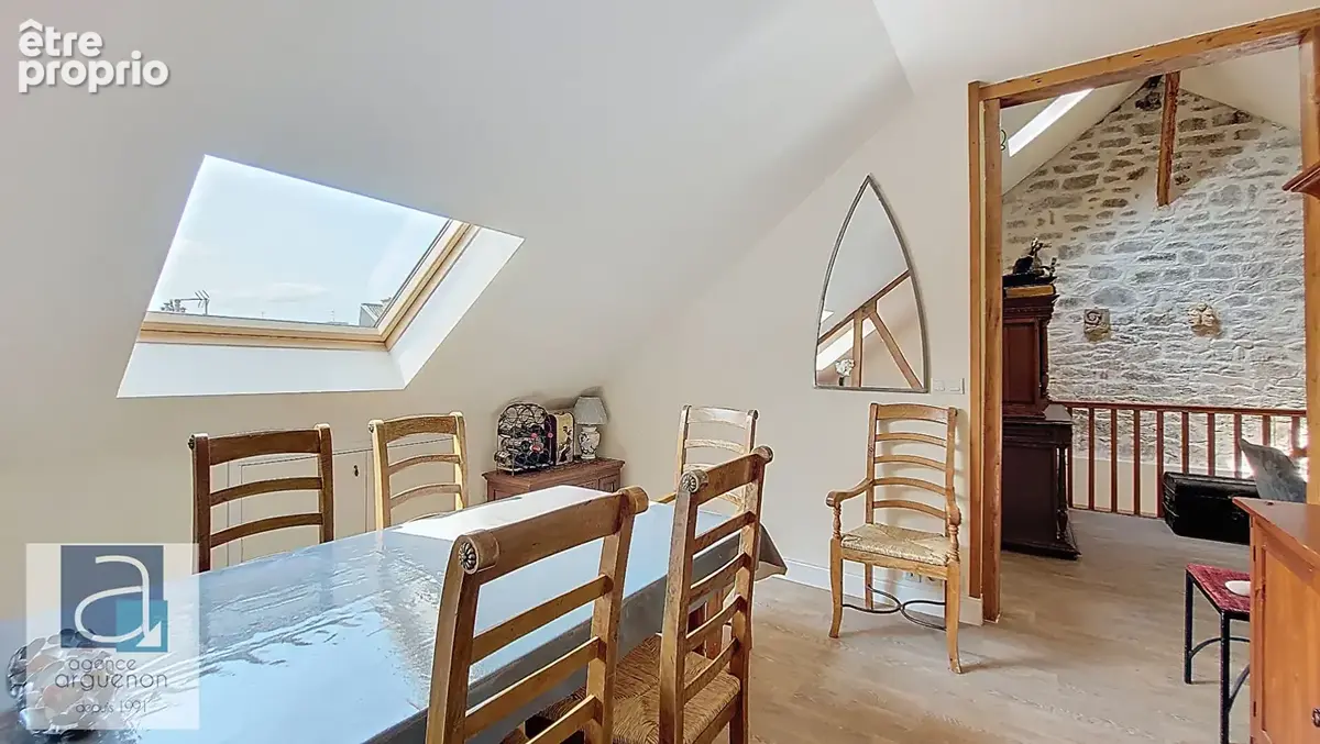 En plein coeur de DINAN, de l'espace, du charme et de la lumière ! au 2ème et dernier étage, 109 m2 au sol (76 habitable) - photo 12