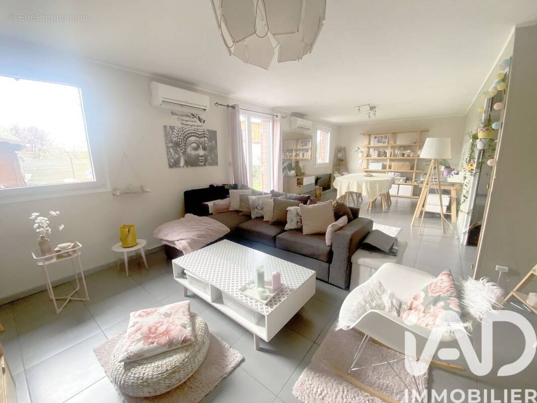 Photo 1 - Maison à ENNETIERES-EN-WEPPES