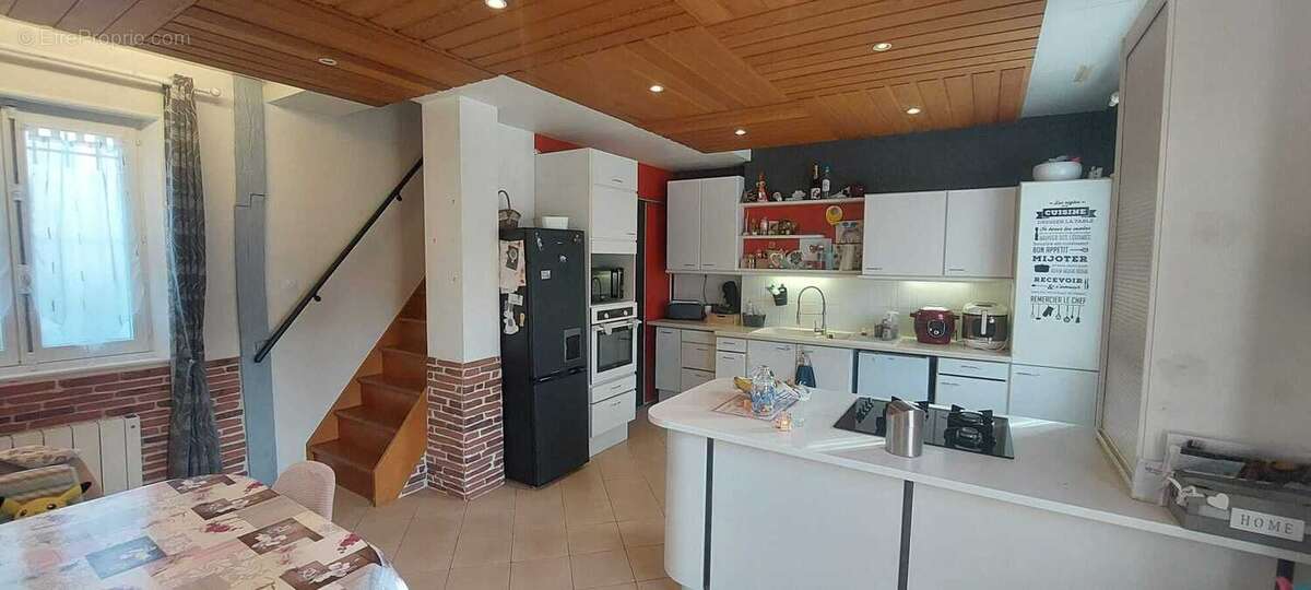 Maison à LA RUE-SAINT-PIERRE