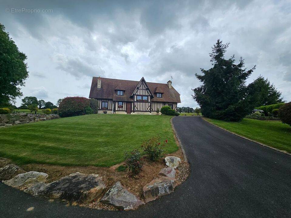 Maison à SAINT-GEORGES-EN-AUGE