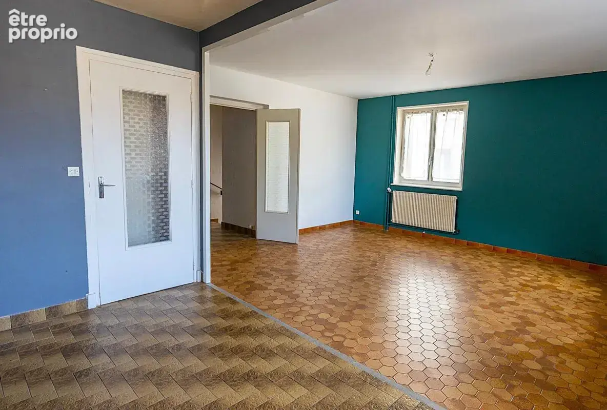 Maison de village fonctionnelle avec deux grands garages - photo 5