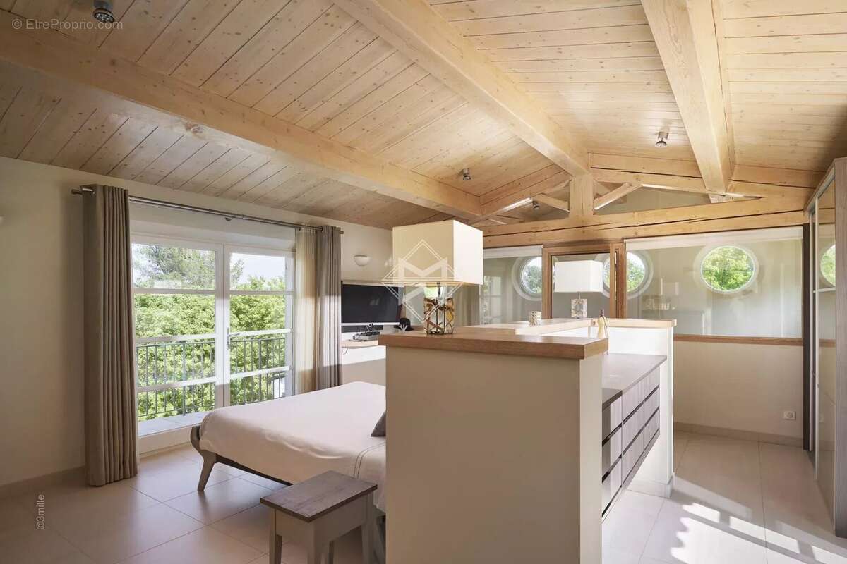 Maison à TOURRETTES