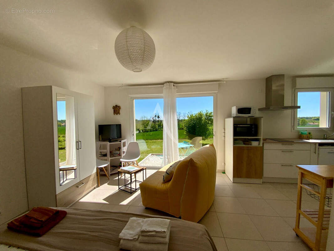 Maison à SAINT-SIMON-DE-BORDES